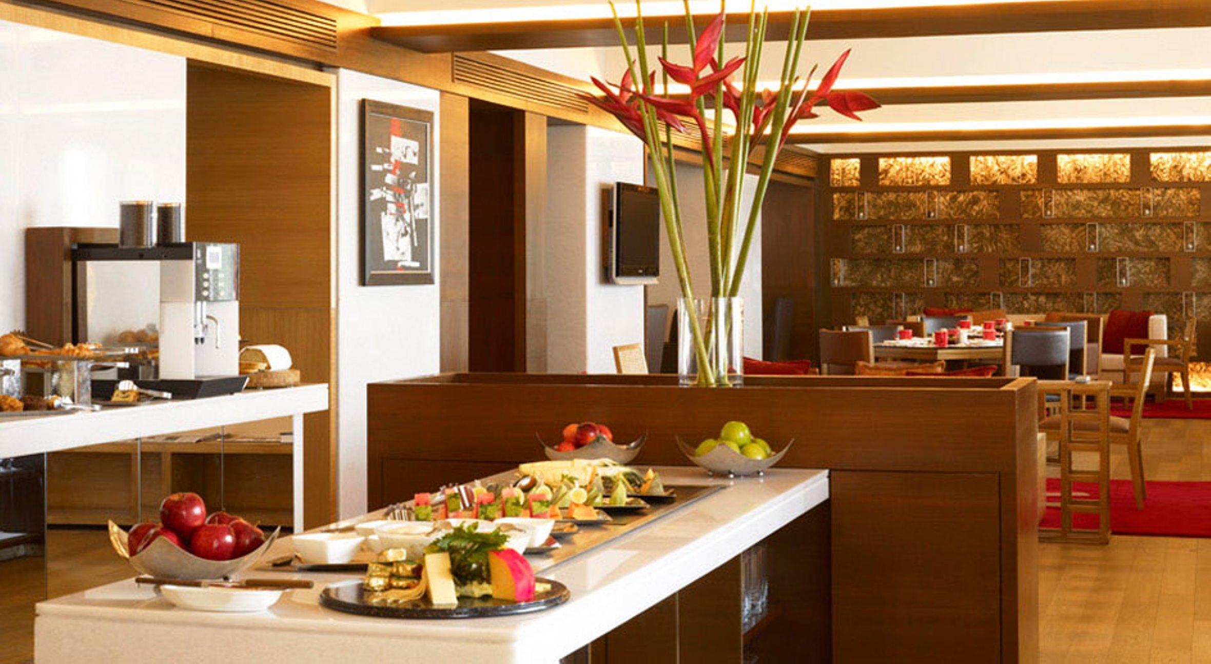Hotel Trident Nariman Point Bombay Exterior foto The lounge at Mumbai airport