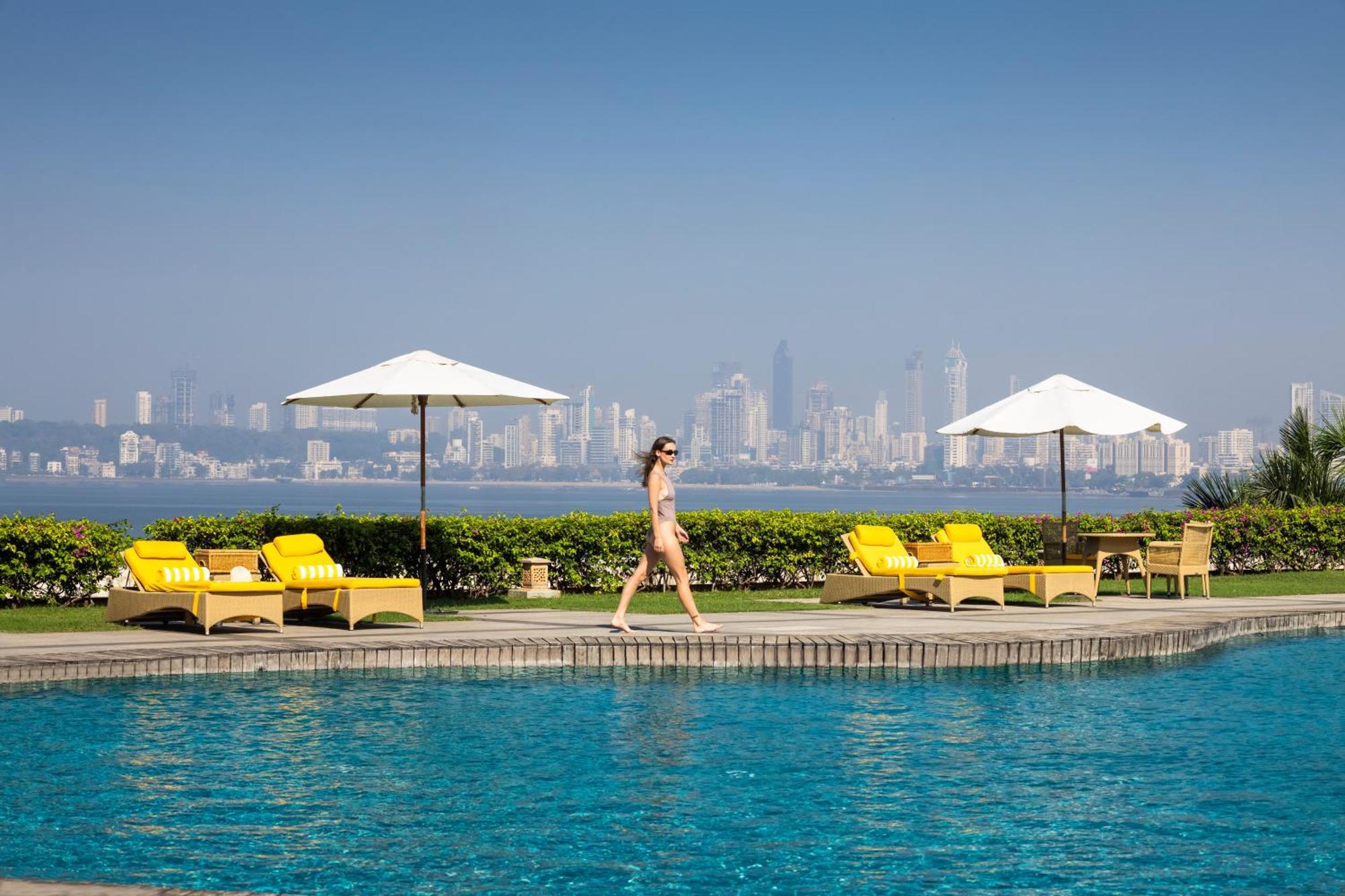 Hotel Trident Nariman Point Bombay Exterior foto Pool at the Taj Mahal Palace, Mumbai