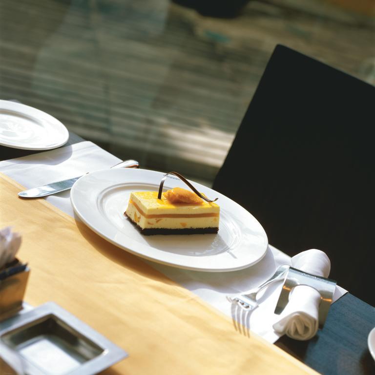 Hotel Trident Nariman Point Bombay Exterior foto A dessert
