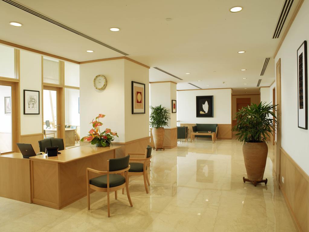 Hotel Trident Nariman Point Bombay Exterior foto The reception area of the hospital