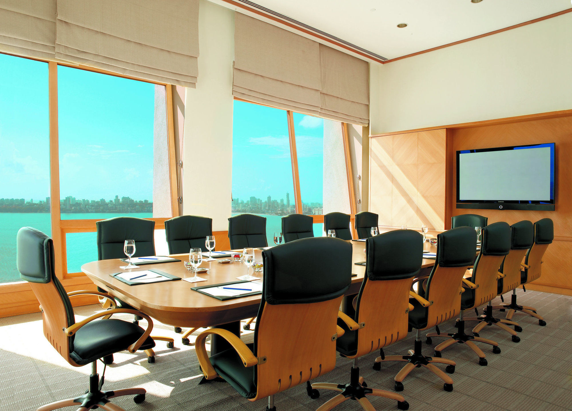 Hotel Trident Nariman Point Bombay Negocio foto Boardroom at the Oberoi, Mumbai